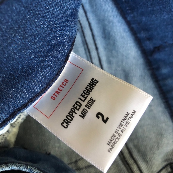 Express Mid Rise Ripped Stretch Cropped Jean - Picture 7 of 10